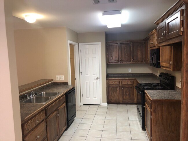 Foto del edificio - 327 Autumn Dr