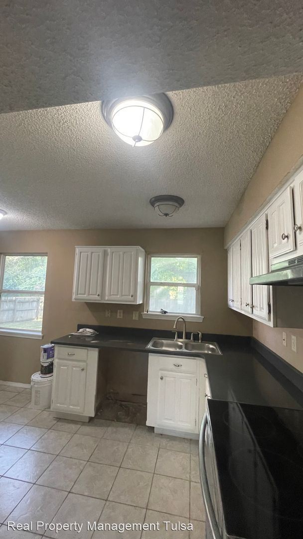 Building Photo - 3 br, 2 bath House - 5600 S Juniper Ave