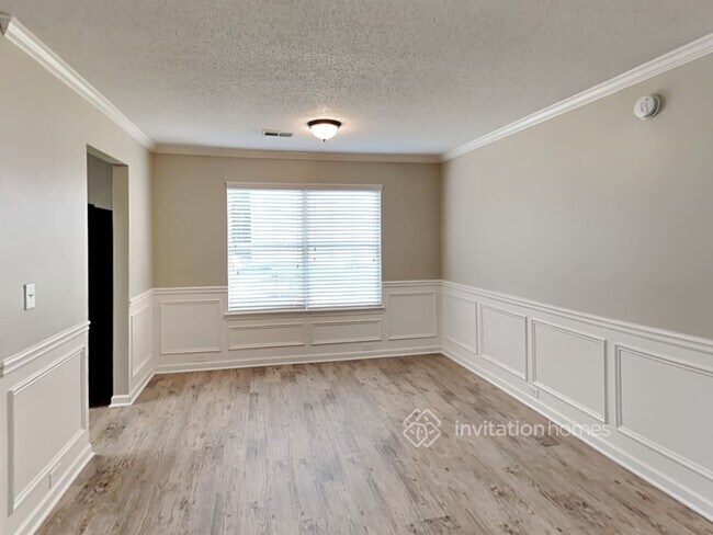 Building Photo - 135 Hidden Creek Dr
