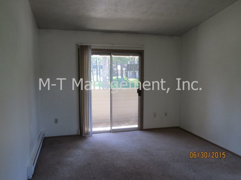 Primary Photo - Middle floor 1 br/1 bath apt in Cedar Glen