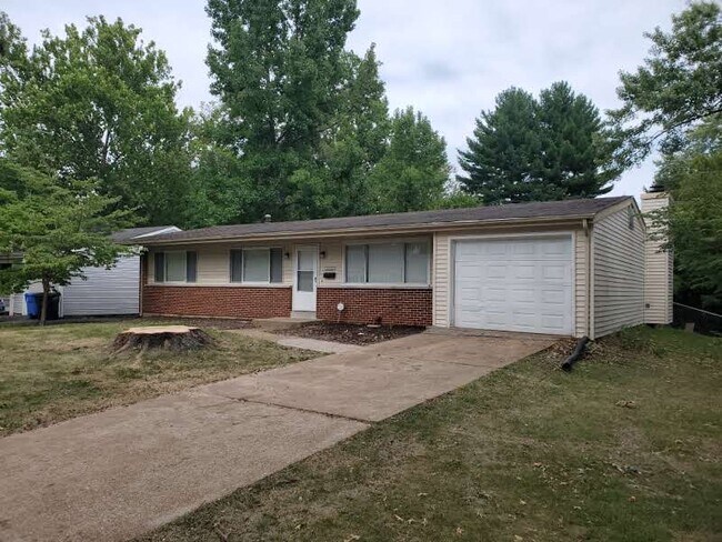 Building Photo - 1360 Burning Tree Dr