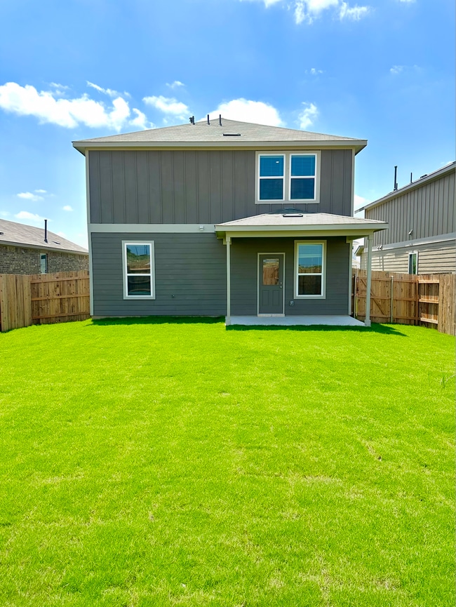 Covered Patio - 401 Kapok St
