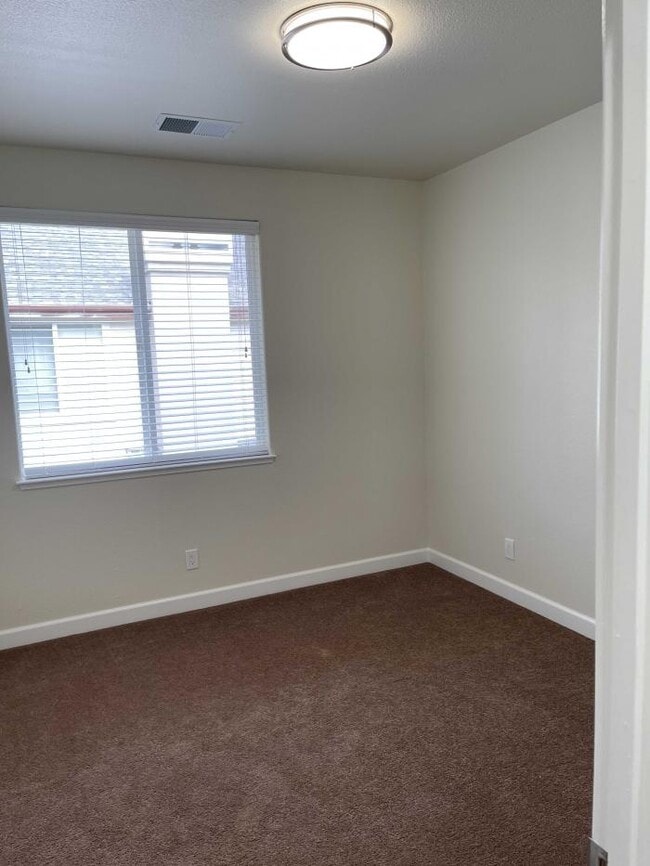 Building Photo - 1 bedroom in Santa Rosa CA 95409
