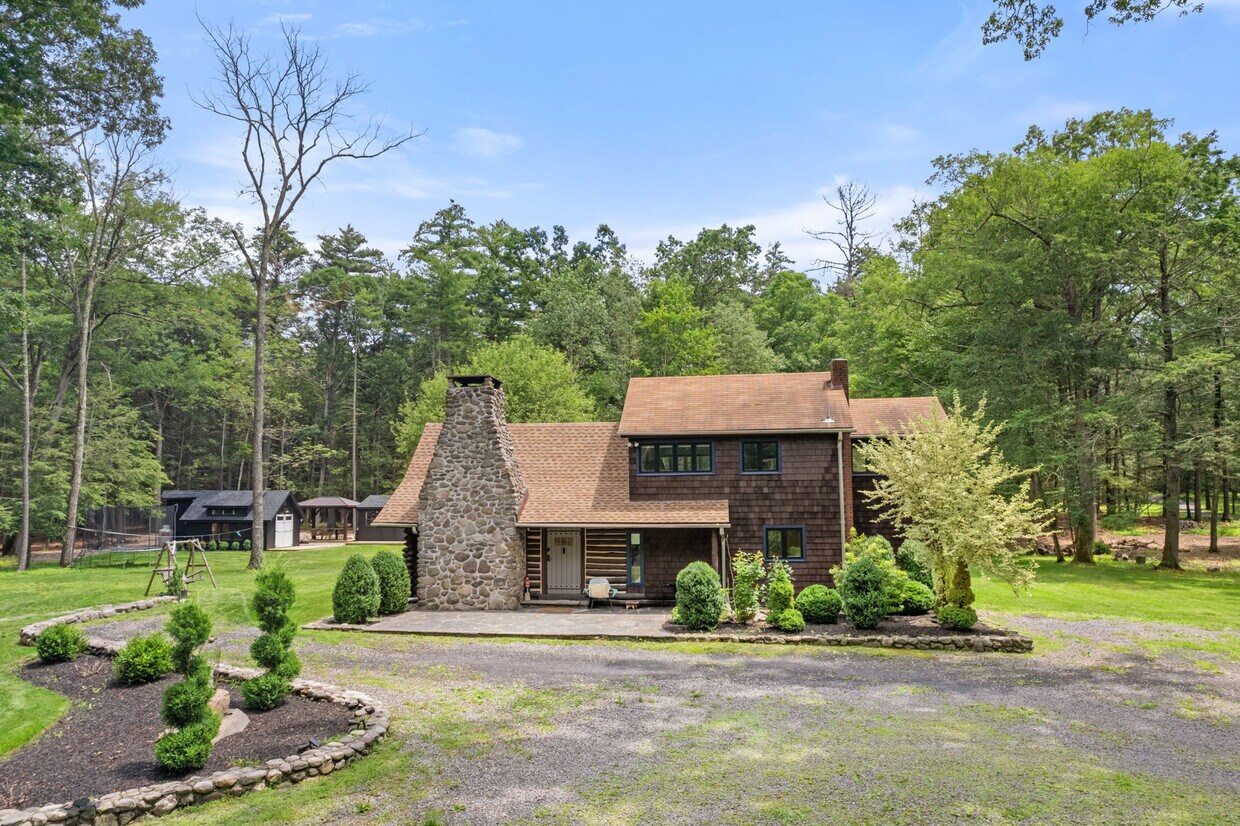 Primary Photo - 33 Music Hill Rd