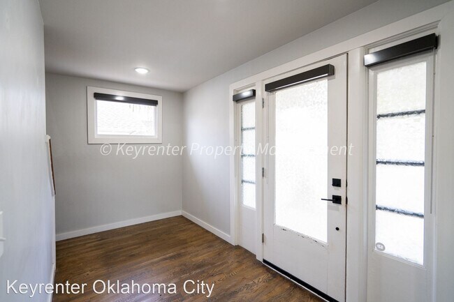 Foto del edificio - 3 br, 2 bath House - 2101 N McKinley Ave