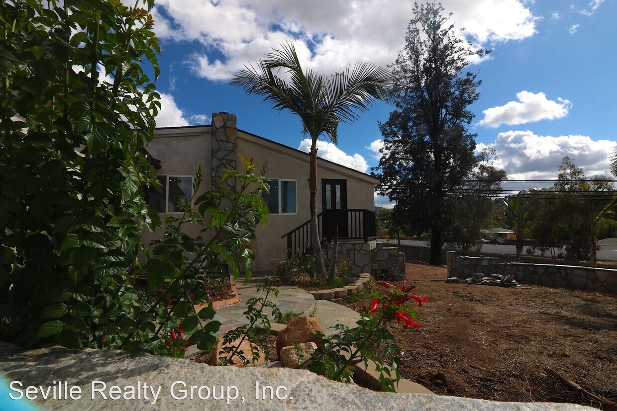 Foto principal - 3 br, 2.5 bath House - 2040 Dehesa Rd