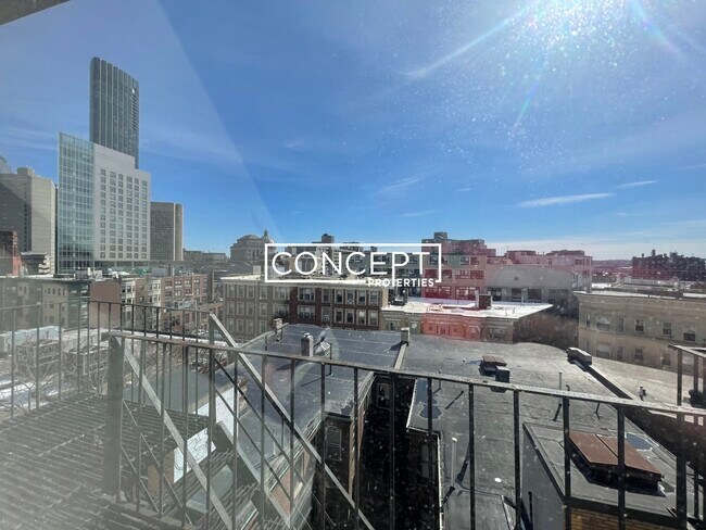 Building Photo - 1126 Boylston St