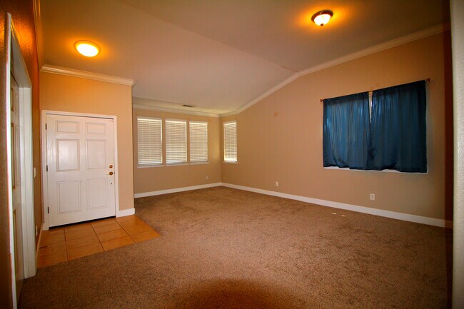 Building Photo - 2316 Reindeer Ct