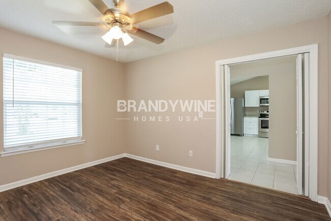 Building Photo - 1 MONTH FREE RENT -  $5 APP FEE**