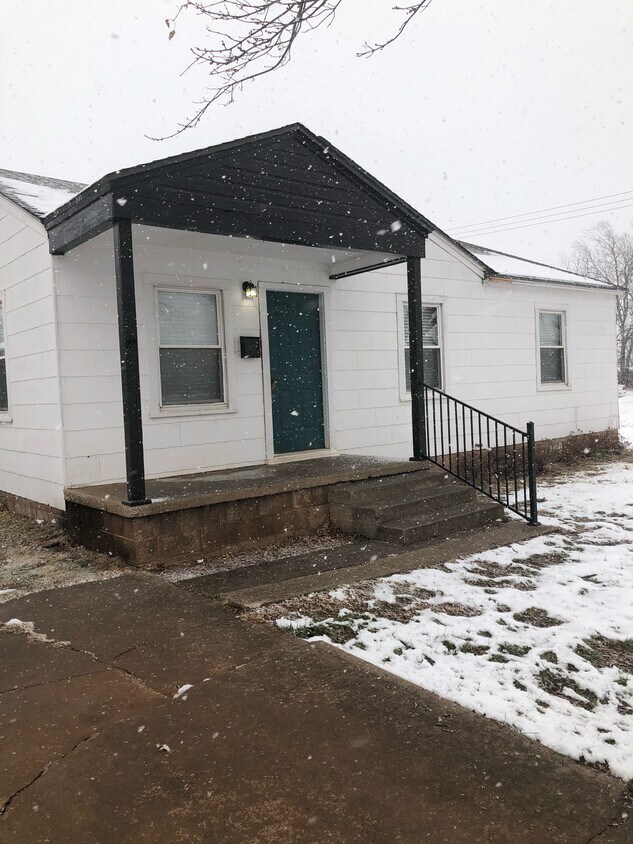 1502 W Washington Ave, Guthrie, OK 73044 House for Rent in Guthrie