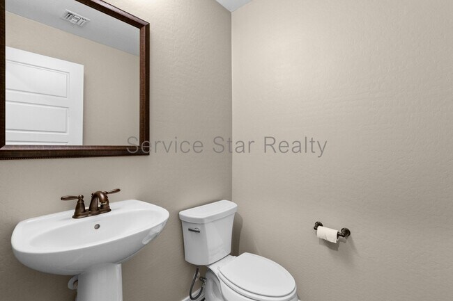 Foto del edificio - 5550 N 16th St