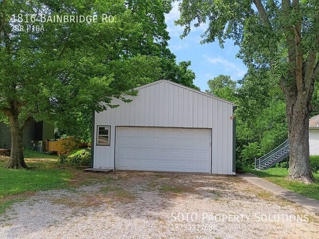 Building Photo - 2BD/1BA Pet Friendly House w/ Oversized Tw...
