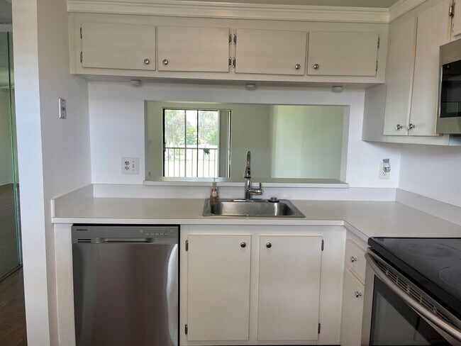 Building Photo - 7149 Golf Colony Ct