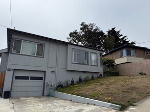 Building Photo - 1063 Gilman Dr