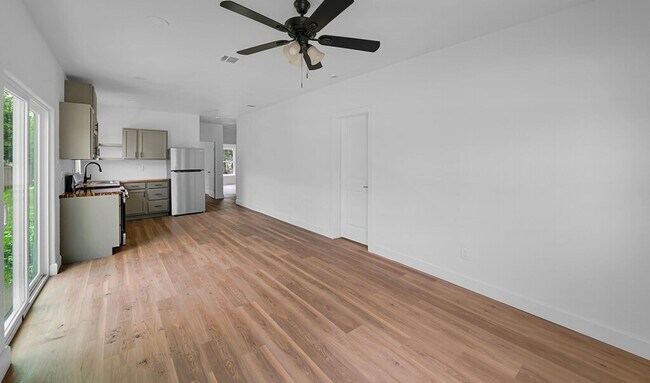 Foto del edificio - Well-maintained 4BD/2BA - Available in May!