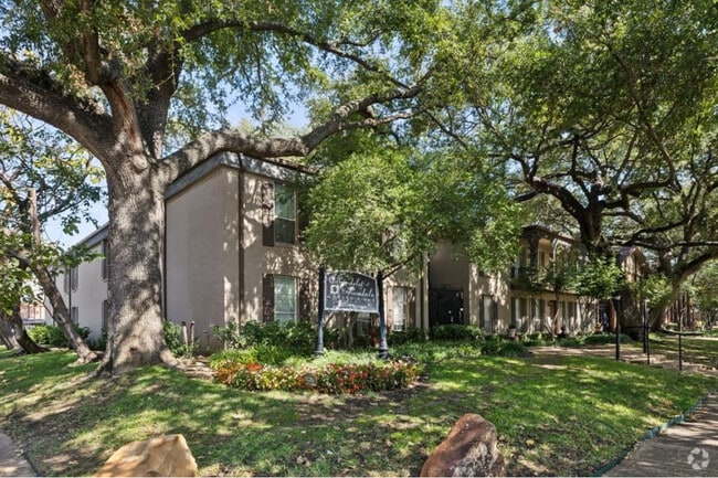 Building Photo - 4209 Avondale Ave