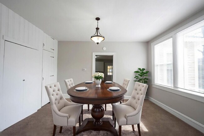 Building Photo - 411 S East St