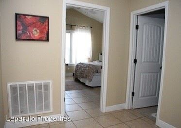 Foto del edificio - 725-608 Collier St