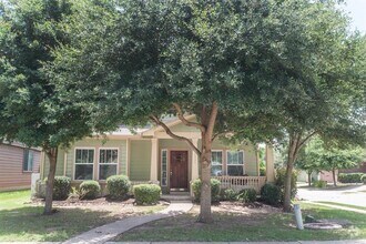 Building Photo - 1521 Huckleberry Ln
