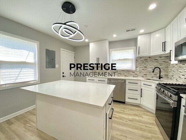 Foto del edificio - Updated 3 Bedroom Home in Gary