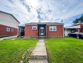 Building Photo - 125 Delrose Dr