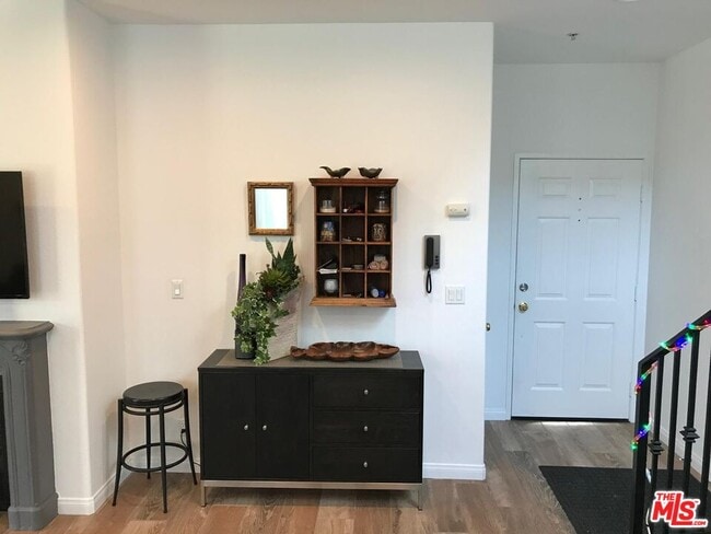 Foto del edificio - 1076 Orange Grv Ave