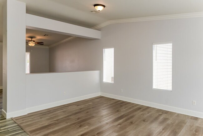Building Photo - 3118 Flower Garden Ct