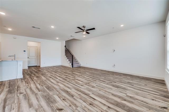 Foto del edificio - 8940 Samara St