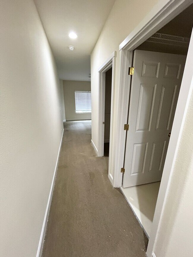 Foto del edificio - Elegant 3 Bed + Loft + Bonus End Unit in R...