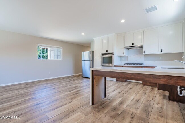 Foto del edificio - 3242 Hereford Ct