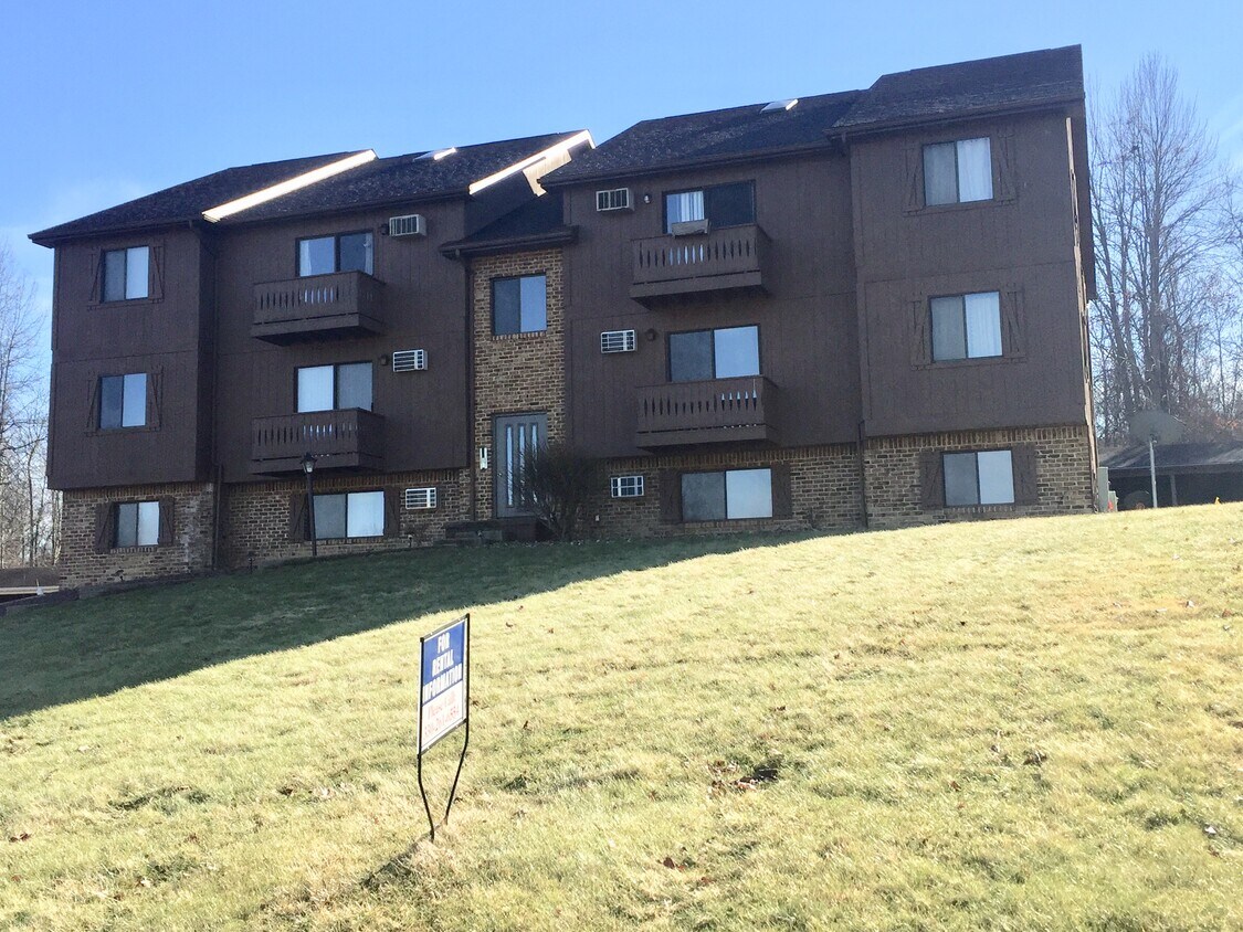 6369 Saint Andrews Dr Unit 3, Canfield, OH 44406 Apartments in