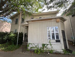 Building Photo - 848-850 Capouse Ave