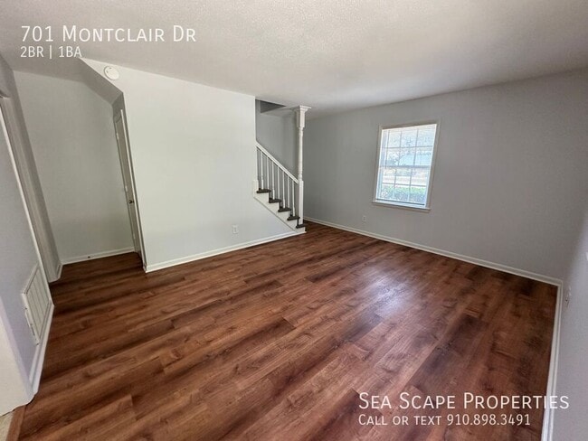 Building Photo - 701 Montclair Dr