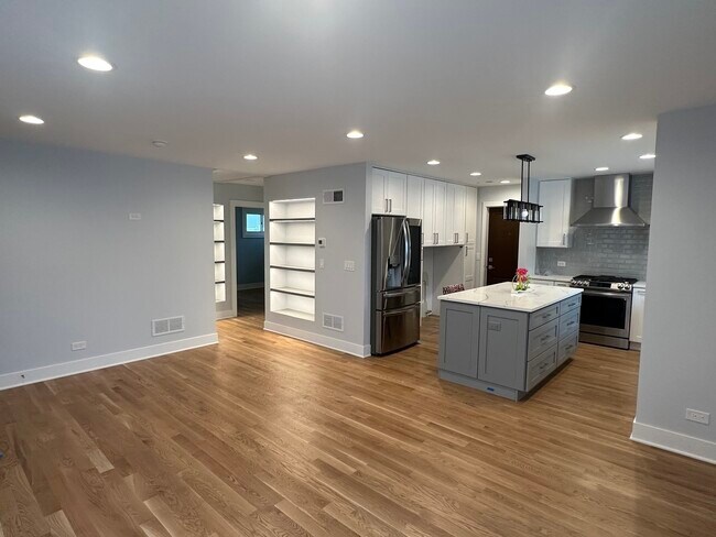 Foto del edificio - 9012 Mansfield Ave