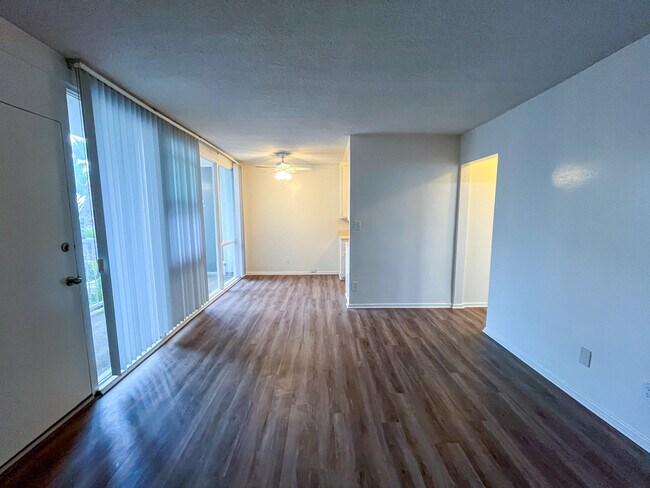 Building Photo - 3901 Highland Ave
