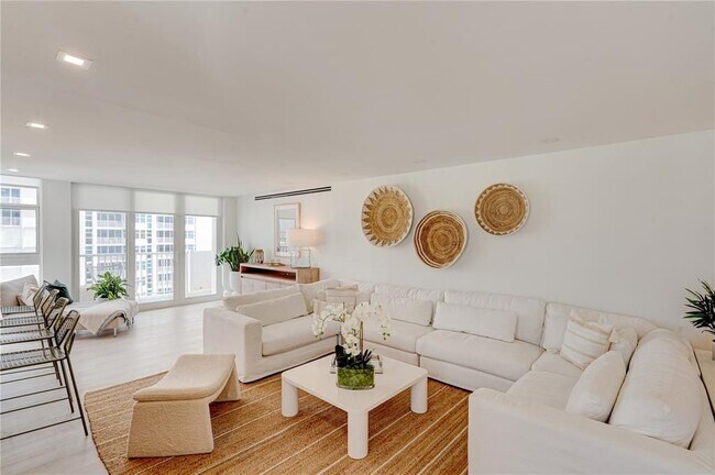 Building Photo - 1370 S Ocean Blvd