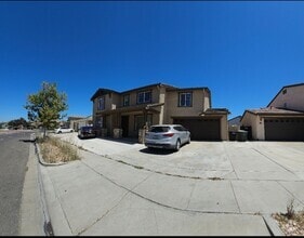 Building Photo - 1404 Henley Pkwy