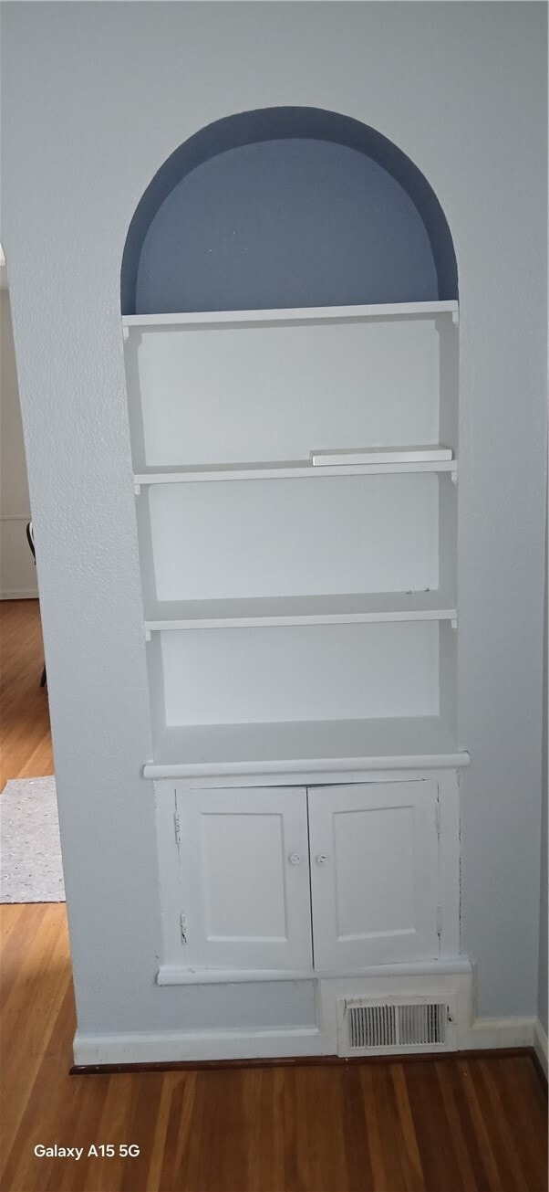 Building Photo - 183 Thorncliffe Dr