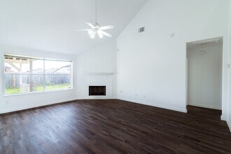 Building Photo - 2707 Troy Dr