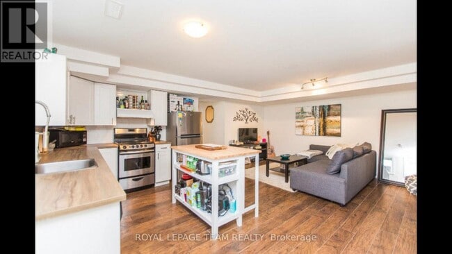 Photo du bâtiment - 230 Glynn Ave