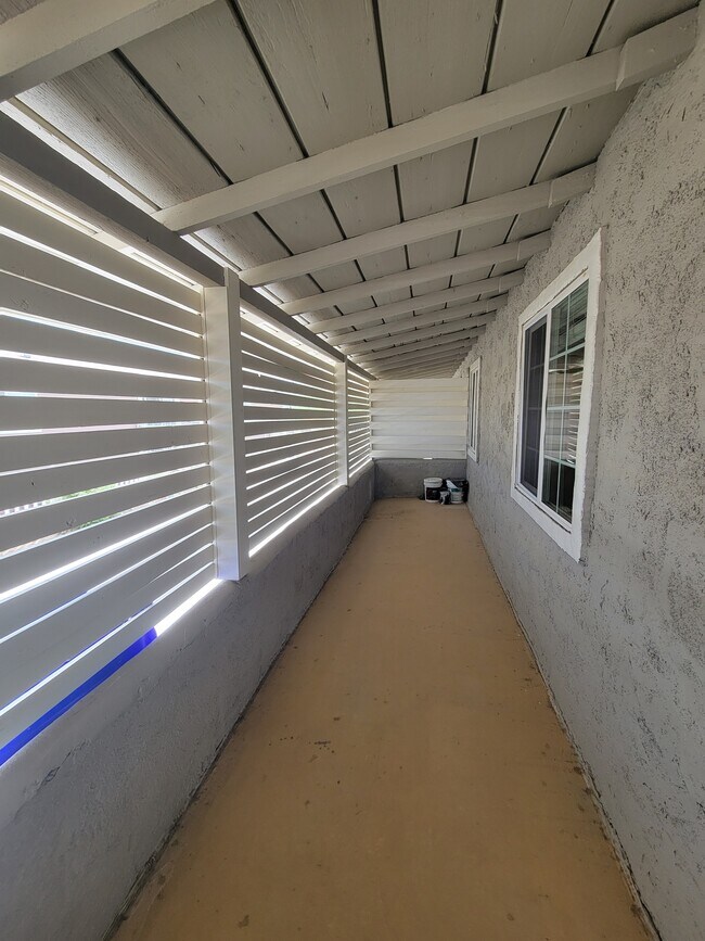 Foto del edificio - 6614 Tamarisk Ave