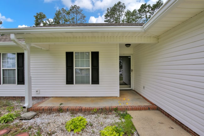 Building Photo - 107 Yaupon Ct
