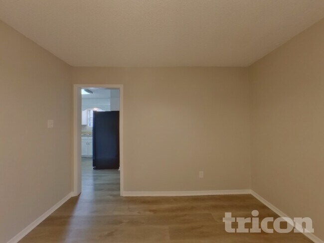 Foto del edificio - 1020 Almond Dr