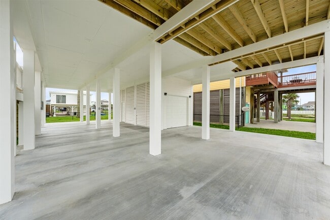 Building Photo - 23107 Miramar Dr