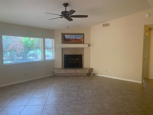 Building Photo - Unfurnished - 1 Year Rental