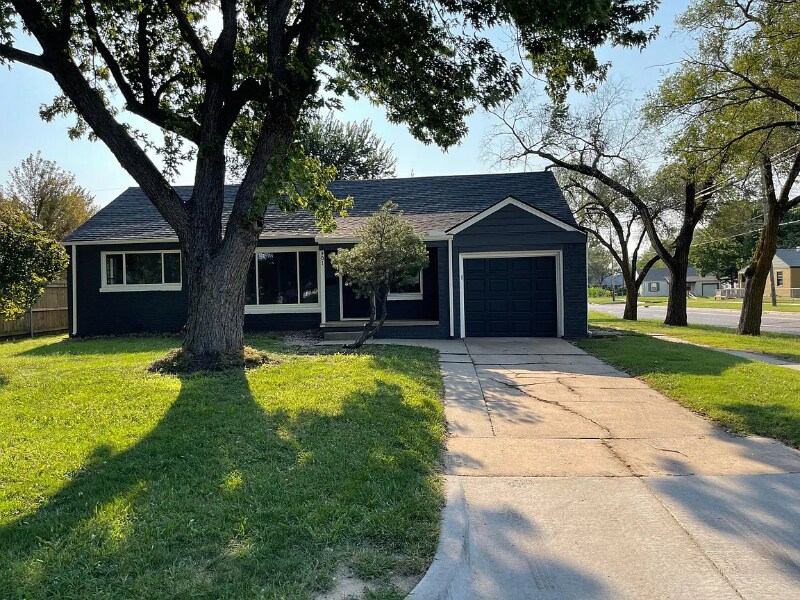 901 S Apache Dr, Wichita, KS 67207 House for Rent in Wichita, KS
