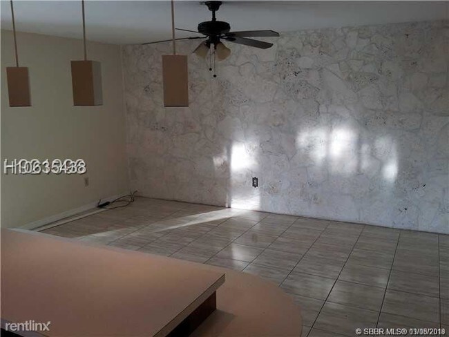 Building Photo - 3 br, 2 bath House - 50 NE 210th St # 50A