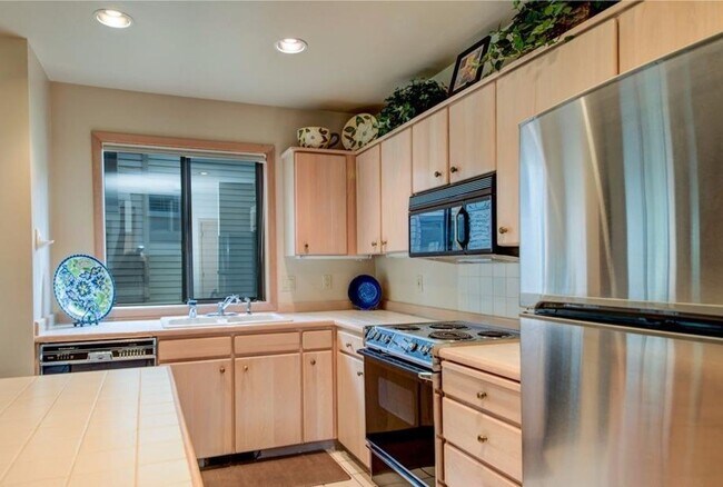 Foto del edificio - Fully Furnished Eaglewood Condo in Sunriver – Pool, Golf & Trails at Your Doorstep