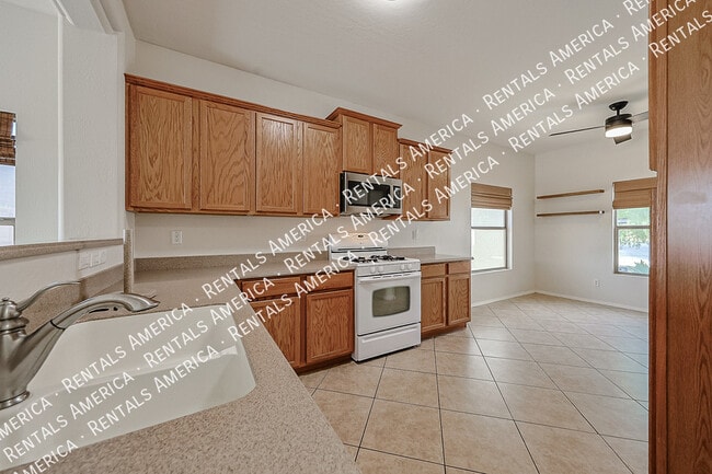 Building Photo - 15289 W Desert Hills Dr