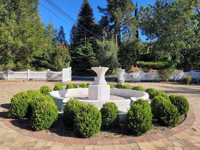 Foto del edificio - 25567 Willow Pond Ln